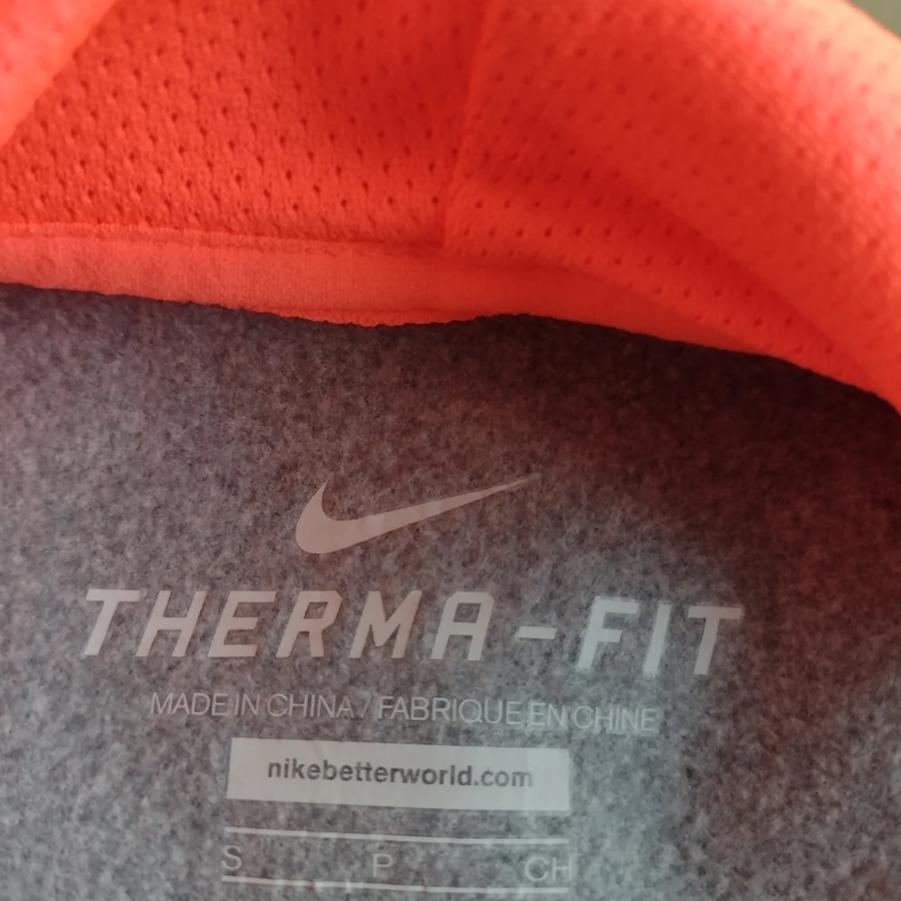 NIKE PULLOVER THERMA-FIT LADY HOODIE